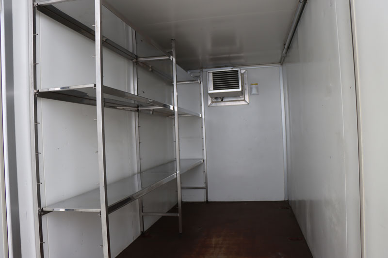 Kühlwagen-innen-2-igk